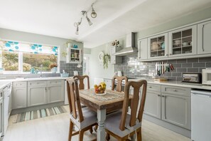 Cottage | Private kitchen - Water Hop (Poole)