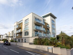 Cottage | Interior - Mussels (Bournemouth)