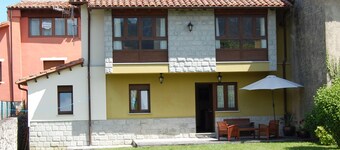 Gestiona2R-Casa con finca en bonito pueblo de Llanes
