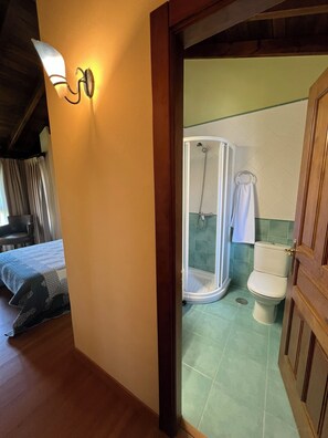 2 bedrooms, bed sheets