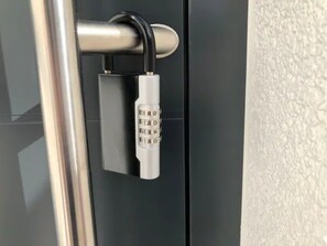 1 chambre, fer et planche à repasser, lit parapluie, Wi-Fi gratuit