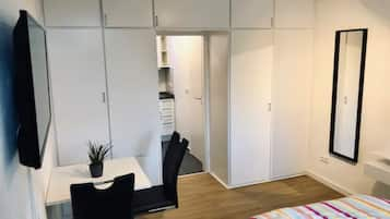 1 Schlafzimmer, Bügeleisen/Bügelbrett, Reisekinderbett, kostenloses WLAN