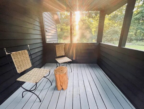 Terrace/patio - Serene, Eco West Saugerties Retreat (Saugerties)