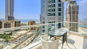Balcony view - Maison Privee - Modern Apt in JBR w/ Amazing Sea Views (Dubai)
