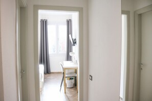 Standard Double Room | Desk, free WiFi, bed sheets - Hotel Donatello Modena (Modena)