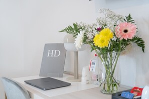 Habitación estándar doble | Escritorio, wifi gratis, ropa de cama