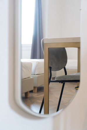 Habitación estándar doble | Escritorio, wifi gratis, ropa de cama