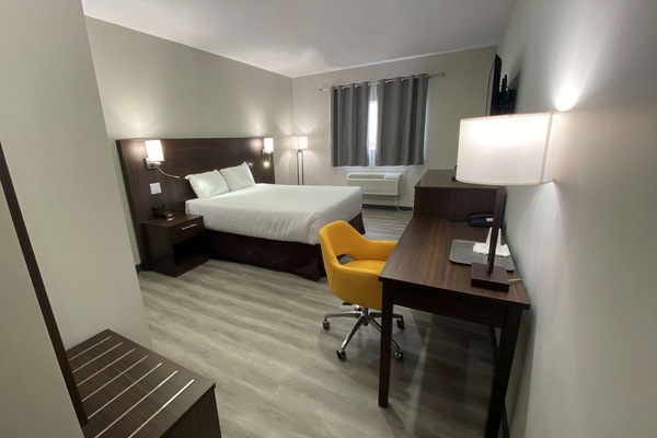 Desk, free WiFi, bed sheets