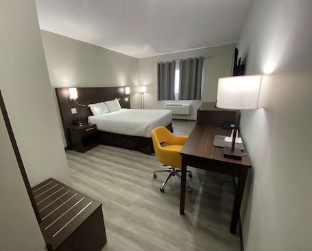 Room, 1 Queen Bed, Accessible, Non Smoking | Desk, free WiFi, bed sheets