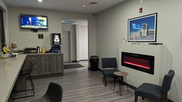 Free daily continental breakfast