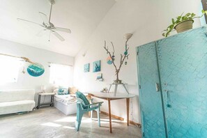 Smart TV - NEW! Seven Seas Grand-Turk (Cockburn Town)