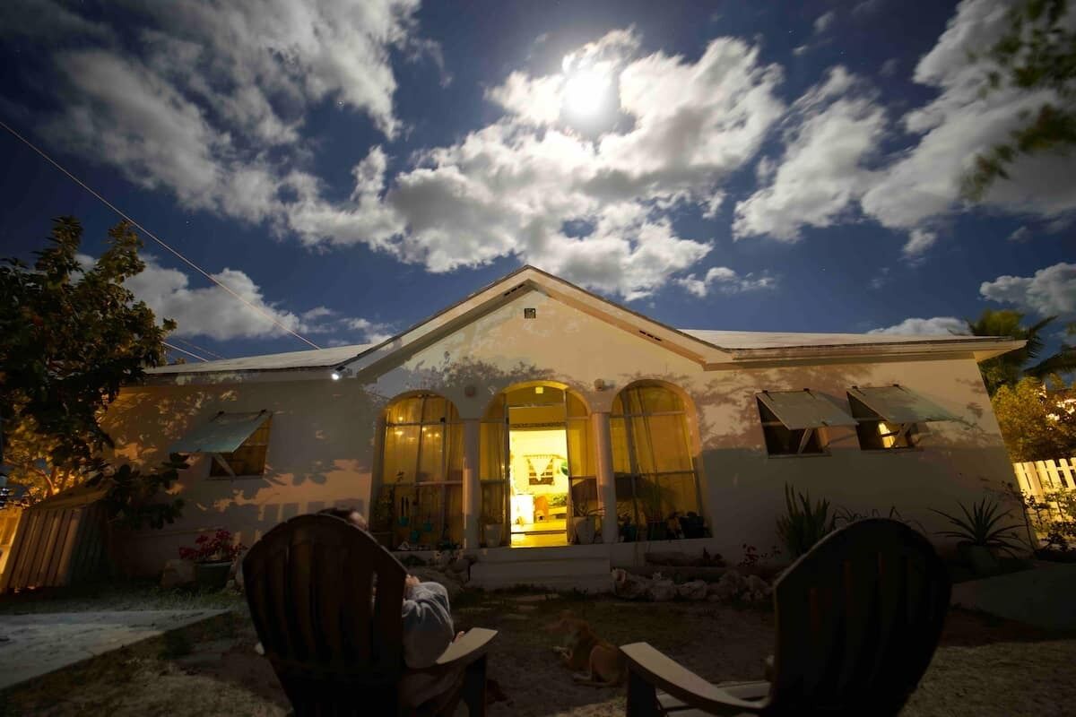 المنشأة من الخارج