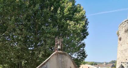 EN PROVENCE A MOLLANS STUDIO ET APPARTEMENT