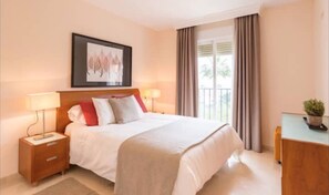 1 bedroom, in-room safe, iron/ironing board, free WiFi