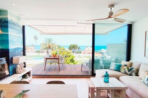 TV - Apartament Denia Beach by DENIA COSTA (Dénia)