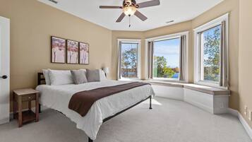 8 sovrum, skrivbord, resesäng och wi-fi