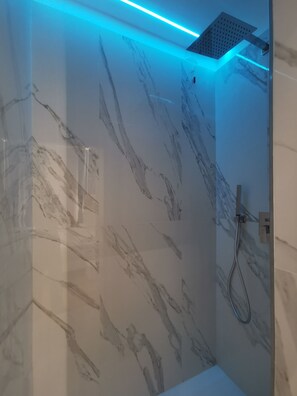 Luxury-Doppelzimmer | Badezimmer