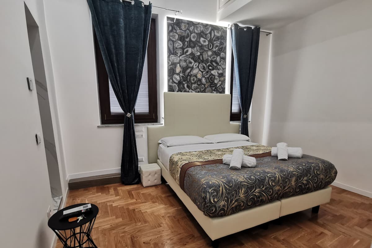 Doppia Luxury | Minibar, una cassaforte in camera, una scrivania, postazione laptop