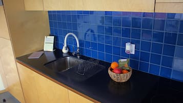 Fridge, microwave, dishwasher, coffee/tea maker