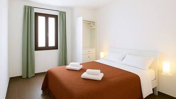 2 chambres, fer et planche Ă repasser, Wi-Fi gratuit, draps fournis