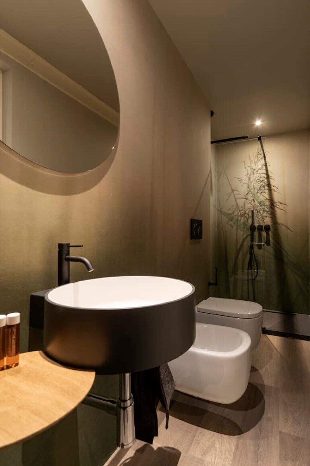 Doccia, asciugacapelli, bidet, asciugamani