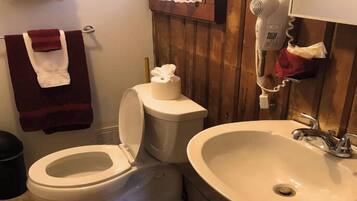 淋浴设施、吹风机、毛巾、肥皂