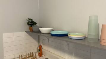 雪櫃、微波爐、焗爐、爐具