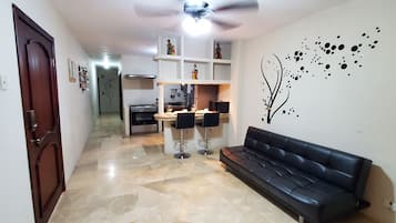 Business Apartment | Living area | TV
