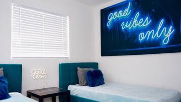 2 bedrooms, desk, iron/ironing board, free WiFi