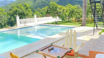 Piscine extérieure