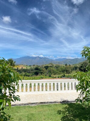 Property grounds - 4 bedroom villa in San José de Ocoa (San José de Ocoa)