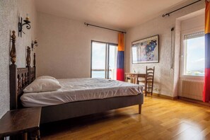 4 chambres, fer et planche à repasser, Wi-Fi gratuit