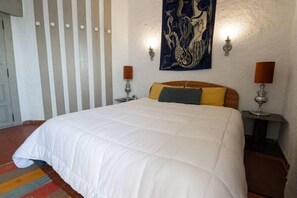 4 bedrooms, iron/ironing board, Internet
