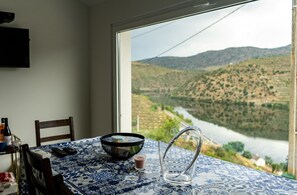 Dining - DOURO RIVER VIEW FAMILY RETREAT 3BD APARTMENT (Numão)
