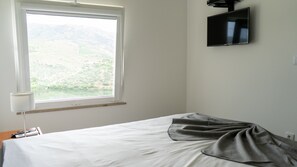 3 habitaciones, tabla de planchar con plancha y wifi gratis 