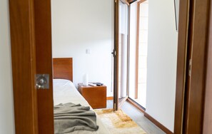 3 bedrooms, iron/ironing board, free WiFi, bed sheets - DOURO RIVER VIEW FAMILY RETREAT 3BD APARTMENT (Numão)