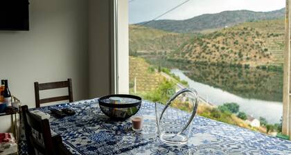 DOURO RIVER VIEW FAMILY RETREAT 3BD APARTMENT