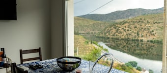 DOURO RIVER VIEW FAMILY RETREAT 3BD APARTMENT