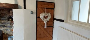 3 bedrooms, iron/ironing board, free WiFi, bed sheets - 3 Bedroom Period House in Wingham, Canterbury (Canterbury)