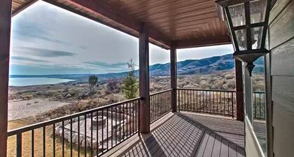 7 acre Estate in Gated Reserve Community with Access to Pools, Beach, & Trails