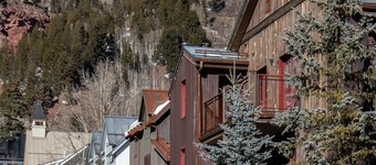 Ore Station 8: High End-High Alpine w/ Hot Tub