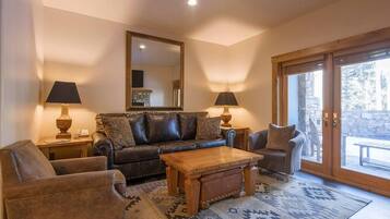 Flat-screen TV, fireplace