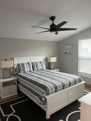 4 bedrooms, iron/ironing board, free WiFi, bed sheets - Newly Renovated, Like New.  Steps away from beach with ocean views. (Surfside Beach)