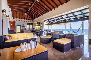 Interior detail - Cliff Villa (Sabana Westpunt)