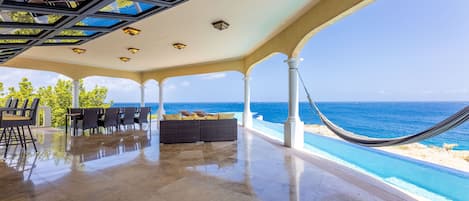 Exclusive Villa | Terrace/patio
