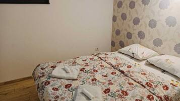 Deluxe Apartment | 1 bedroom, Egyptian cotton sheets, premium bedding, down comforters