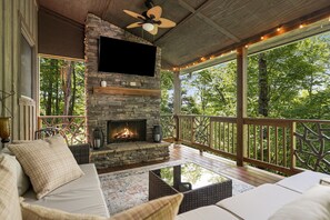 Property grounds - Luxury mountain home - lake, tennis, hiking and more! Firewood included. (Sapphire)