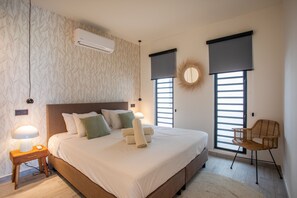 2 soverom, safe på rommet, strykejern/-brett og reiseseng for barn