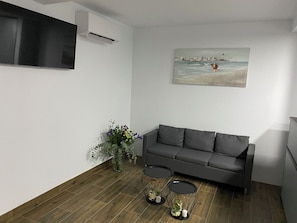 Reception - El Patio Hostal (Alicante)