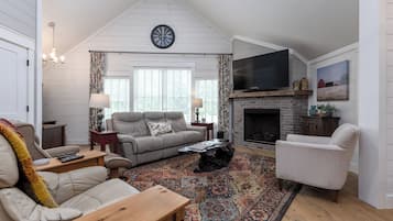 Una Smart TV, una chimenea